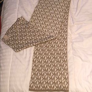 Reversible Michael Kors scarf